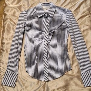 Tommy Jean's shirt size medium